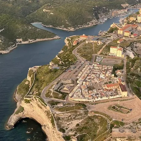 Cacy A 200m Du Port Daire Bonifacio (Corsica)